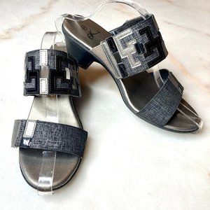 Silver and Black‎ Elastic Band Slide Flat Sandal Sz. 9.5 Wide